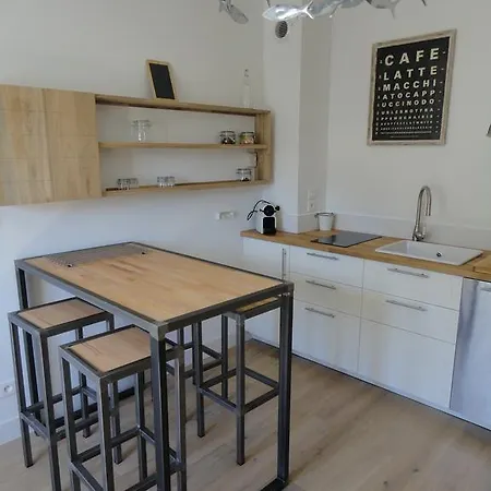 L' Du Marche Apartment